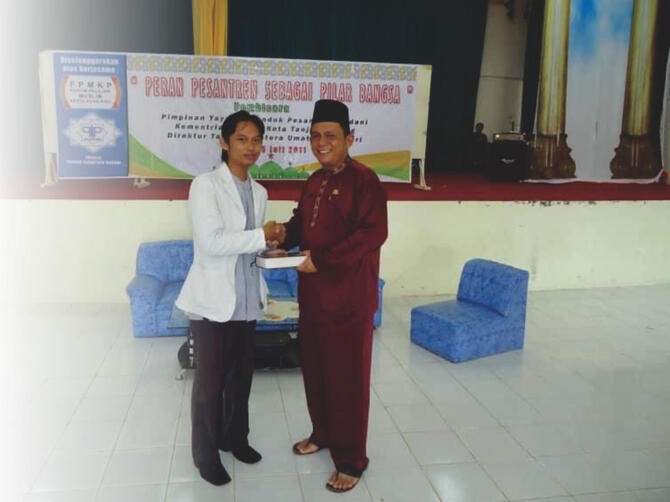 Bersama Pak Ansar Ahmad dalam kegiatan dialog keagamaan tahun 2011