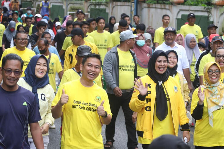 Senam sehat dan Gerak Jalan Bersama Kader Golkar Kabupaten Bintan